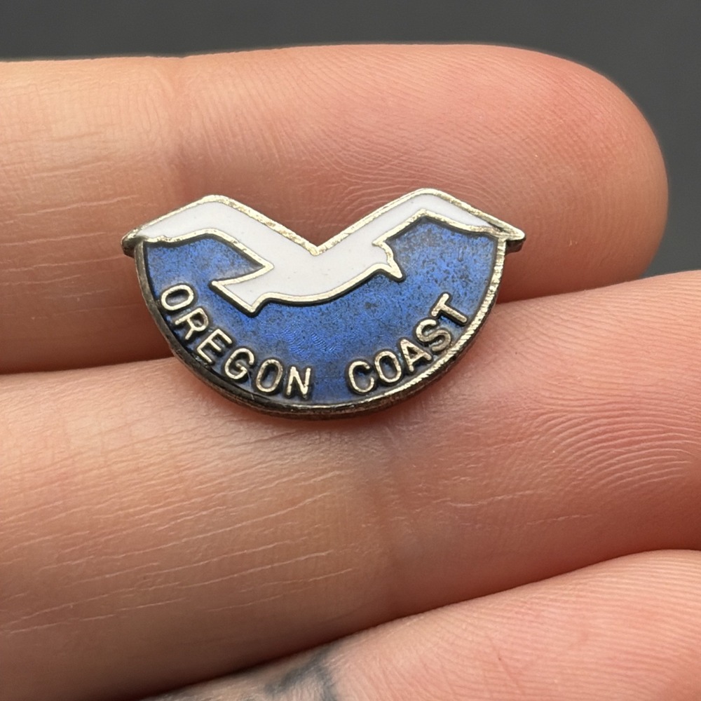 Oregon Coast Bird Flying Lapel Hat Pin